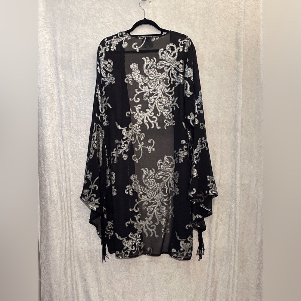 The Pretty Cult Black Kimono with Silver Accents - Picture 4 of 4